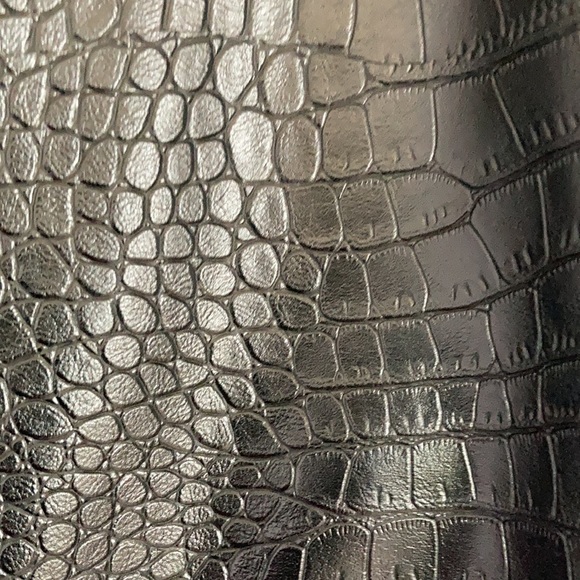 Offer $15 Baccini embossed black beauty pant faux crocodile animal print 12 - Picture 5 of 17